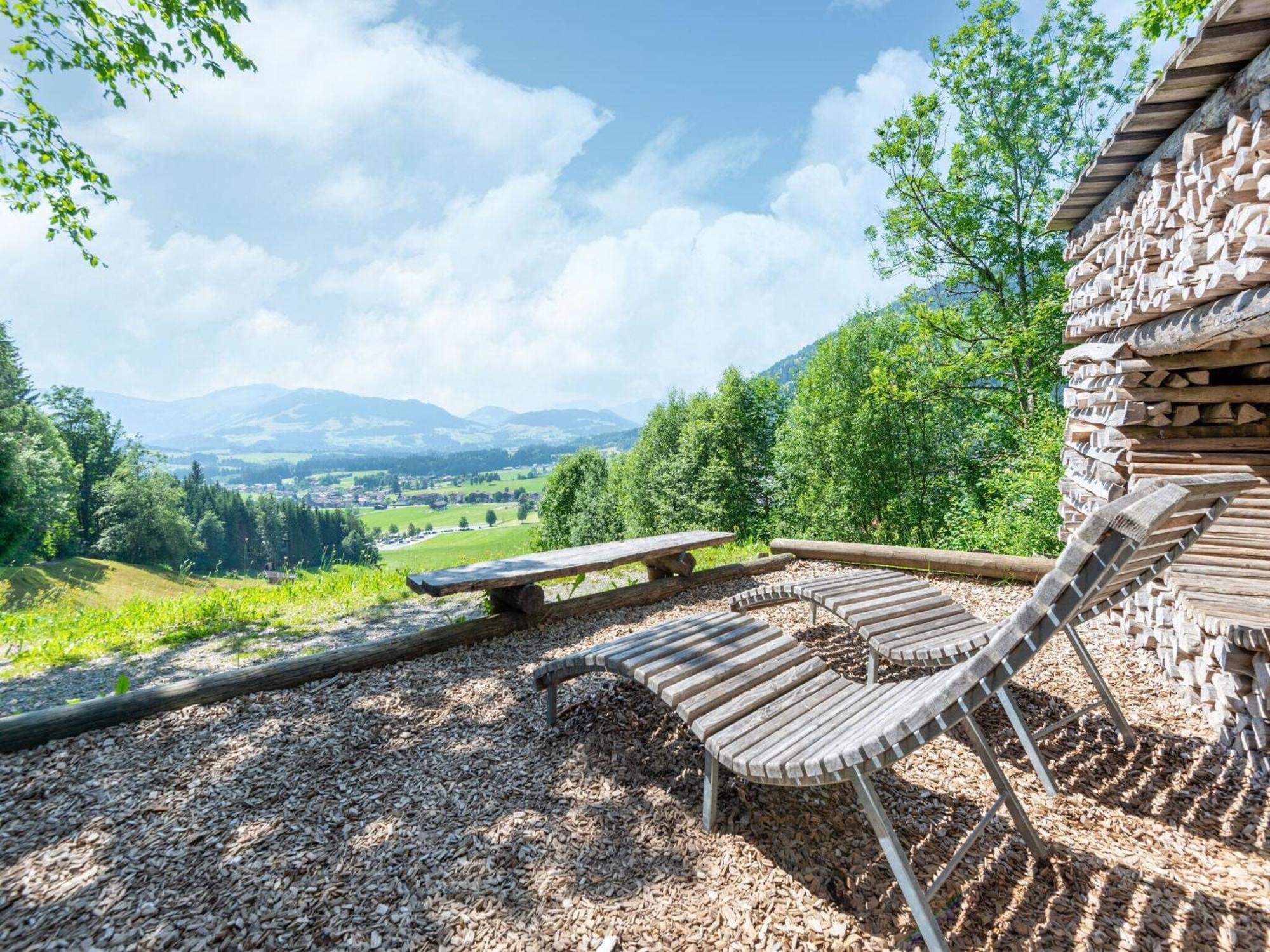 Property In Kirchbichl Exteriör bild